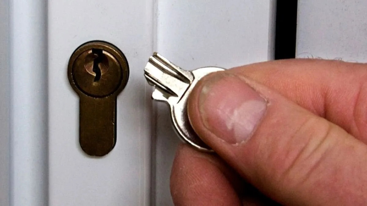 Effectieve doe-het-zelfmethoden om een afgebroken sleutel uit een slot te halen