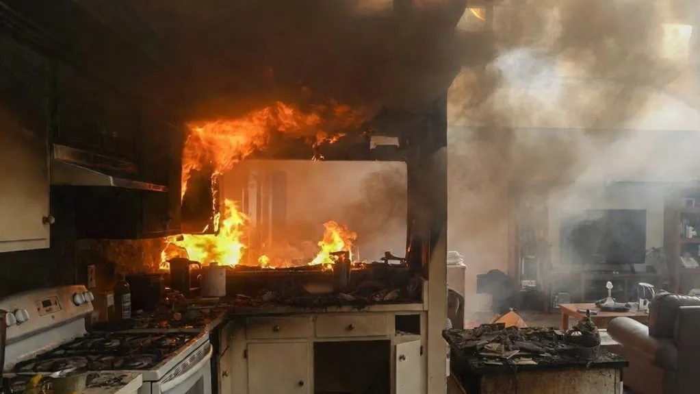 Niet de waterkoker of de broodrooster: het huishoudapparaat dat je echt moet loskoppelen tijdens onweer